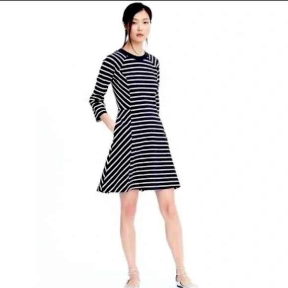 Banana Republic 3/4 sleeve striped knit dress, 2P Banana Republic 3/4 sleeve striped knit dress, 2P